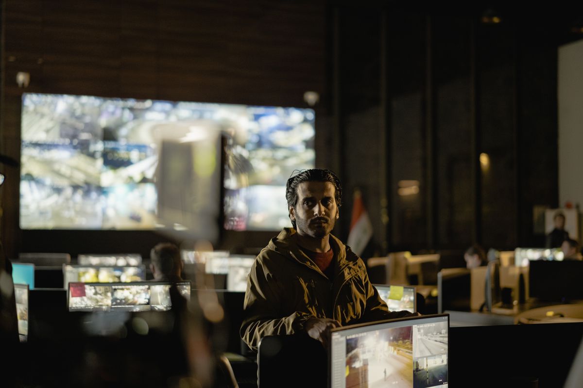 Operadores en central de monitoreo